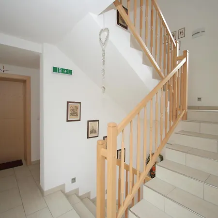 Appartement Stylish Flats In Near Lifts, Cleaning Included
