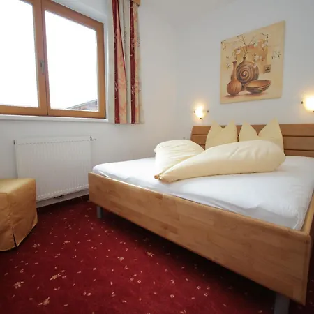 Stylish Flats In Near Lifts, Cleaning Included Appartamento Uderns